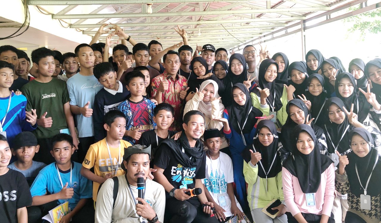 Bupati Sidrap Motivasi Pelajar Kuasai Bahasa Inggris