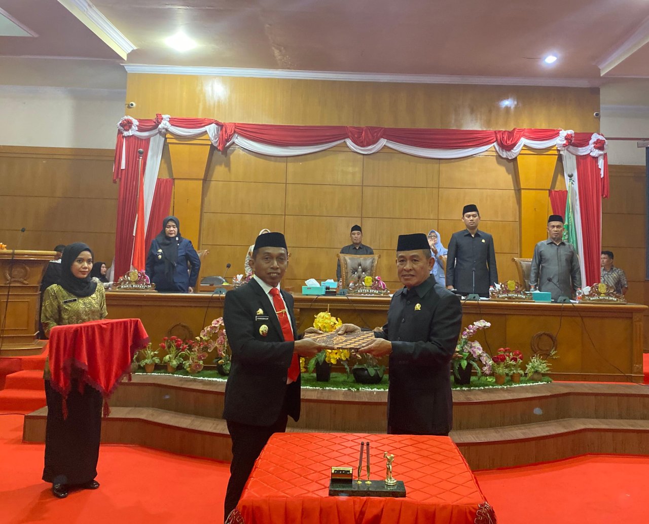 Bupati Sidrap Hadiri Paripurna Penandatanganan KUPA-PPAS Perubahan 2025