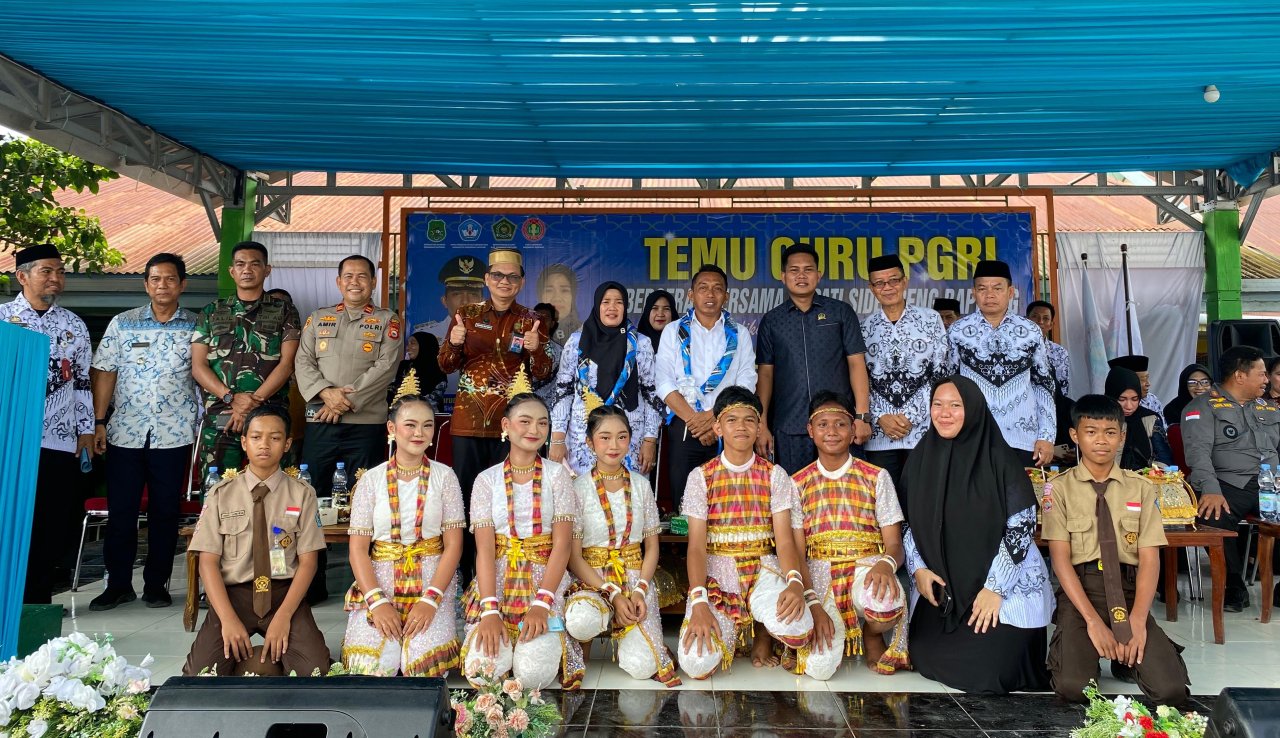 Bupati dan Wabup Sidrap Hadiri Temu Guru PGRI Dua Pitue