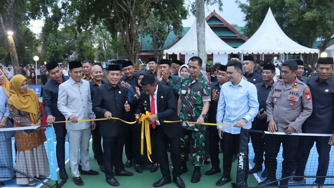 Syaharuddin Alrif Resmikan Lapangan Pickleball Sumbangsih Anggota DPRD