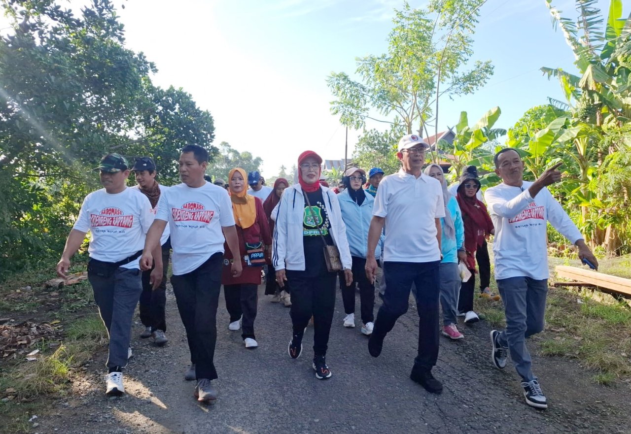 Ribuan Warga Baranti Padati Jalan Santai HUT ke-80 Kemerdekaan RI