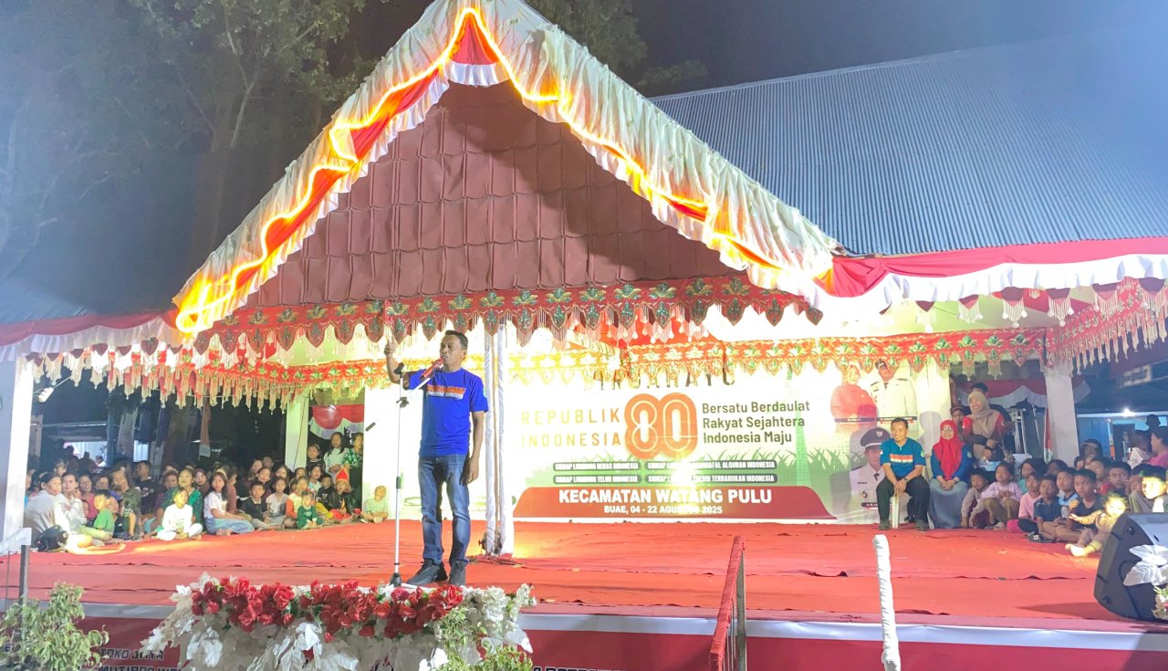 Malam Kesenian Watang Pulu Digelar Meriah, Bupati dan Wabup Sidrap Hadir