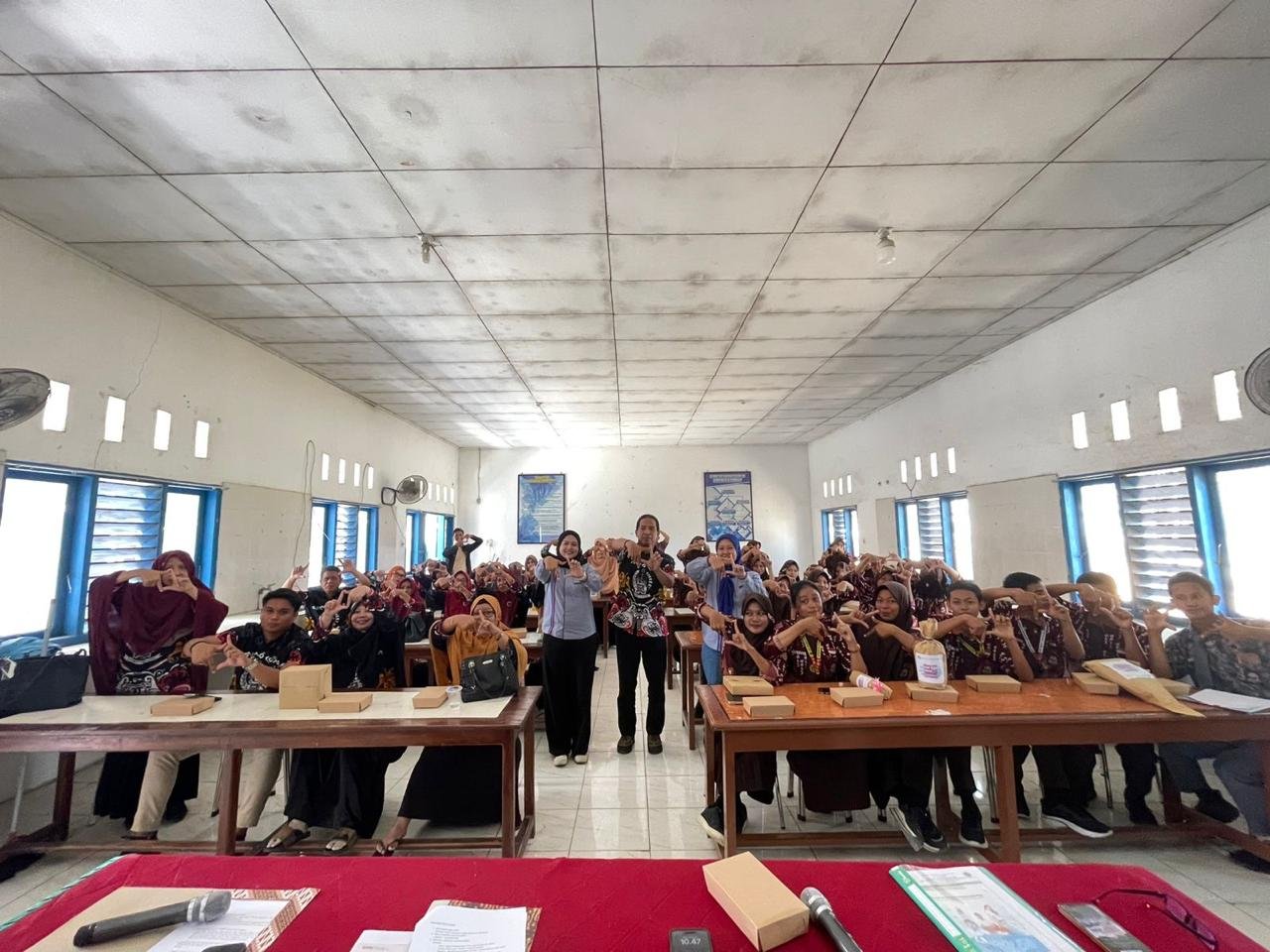 Dipandu TP2DD Sidrap, Siswa SMAN 6 Belajar Transaksi Digital Lewat QRIS