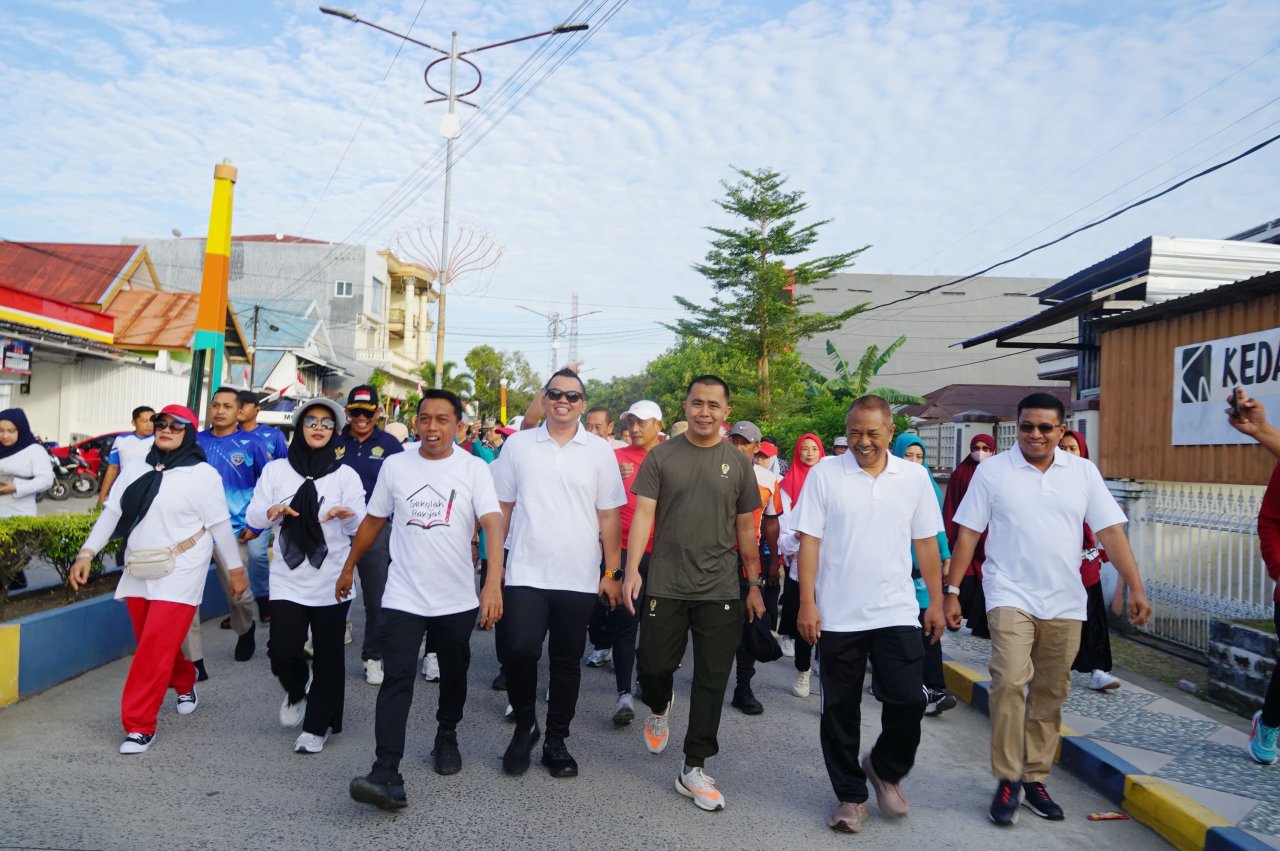 Ribuan Warga Sidrap Meriahkan Jalan Santai Sambut HUT ke-80 Kemerdekaan RI