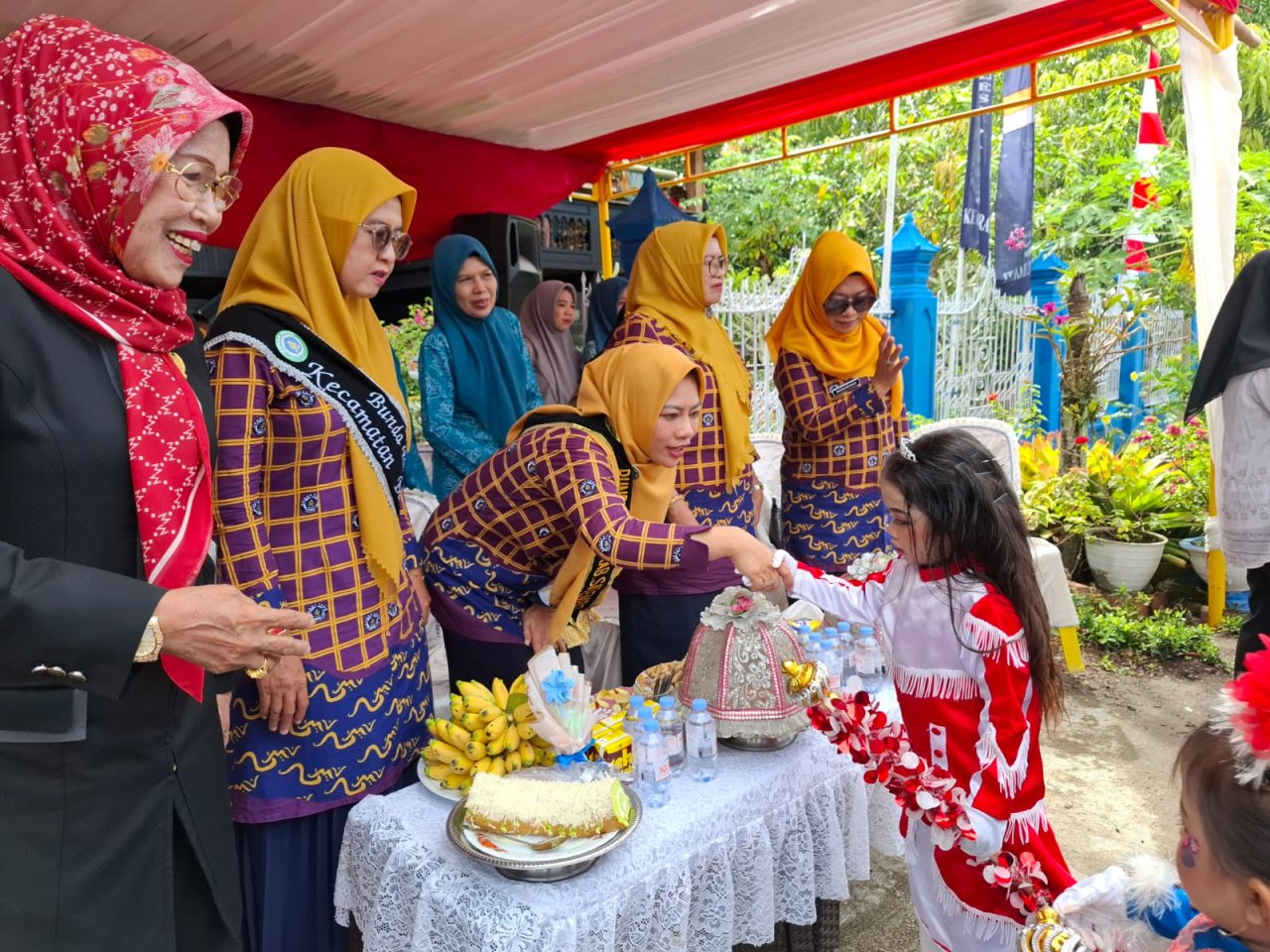 Karnaval TK/PAUD di Baranti Penuh Warna, Haslindah Syaharuddin Puji Semangat Peserta