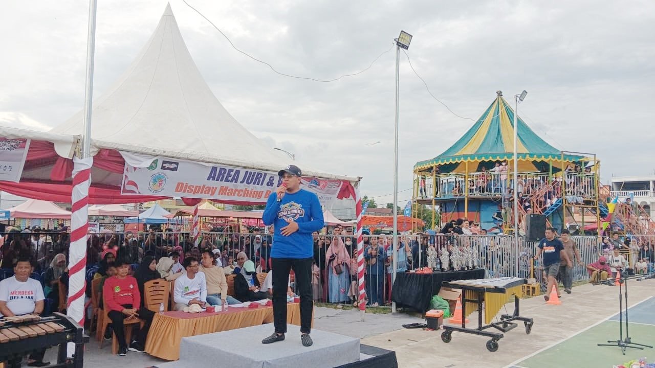 Sekda Sidrap Saksikan Keseruan Lomba Display Marching Band di Sport Center Rappang