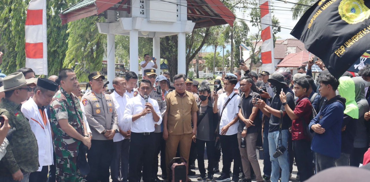 Bupati Dampingi Aksi Unjuk Aliansi Mahasiswa dan Masyarakat, Komitmen Kawal Aspirasi Hingga Pusat