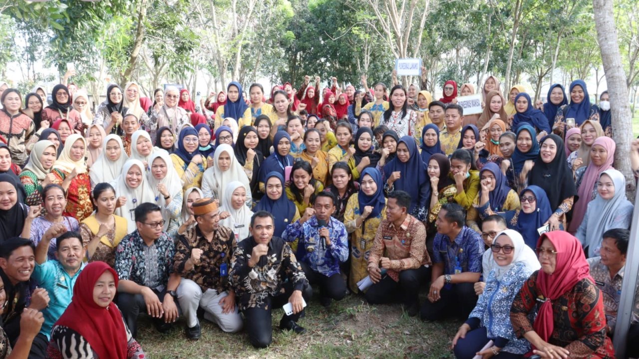 Bupati Syaharuddin Teken SK 337 Tenaga Sukarela Kesehatan