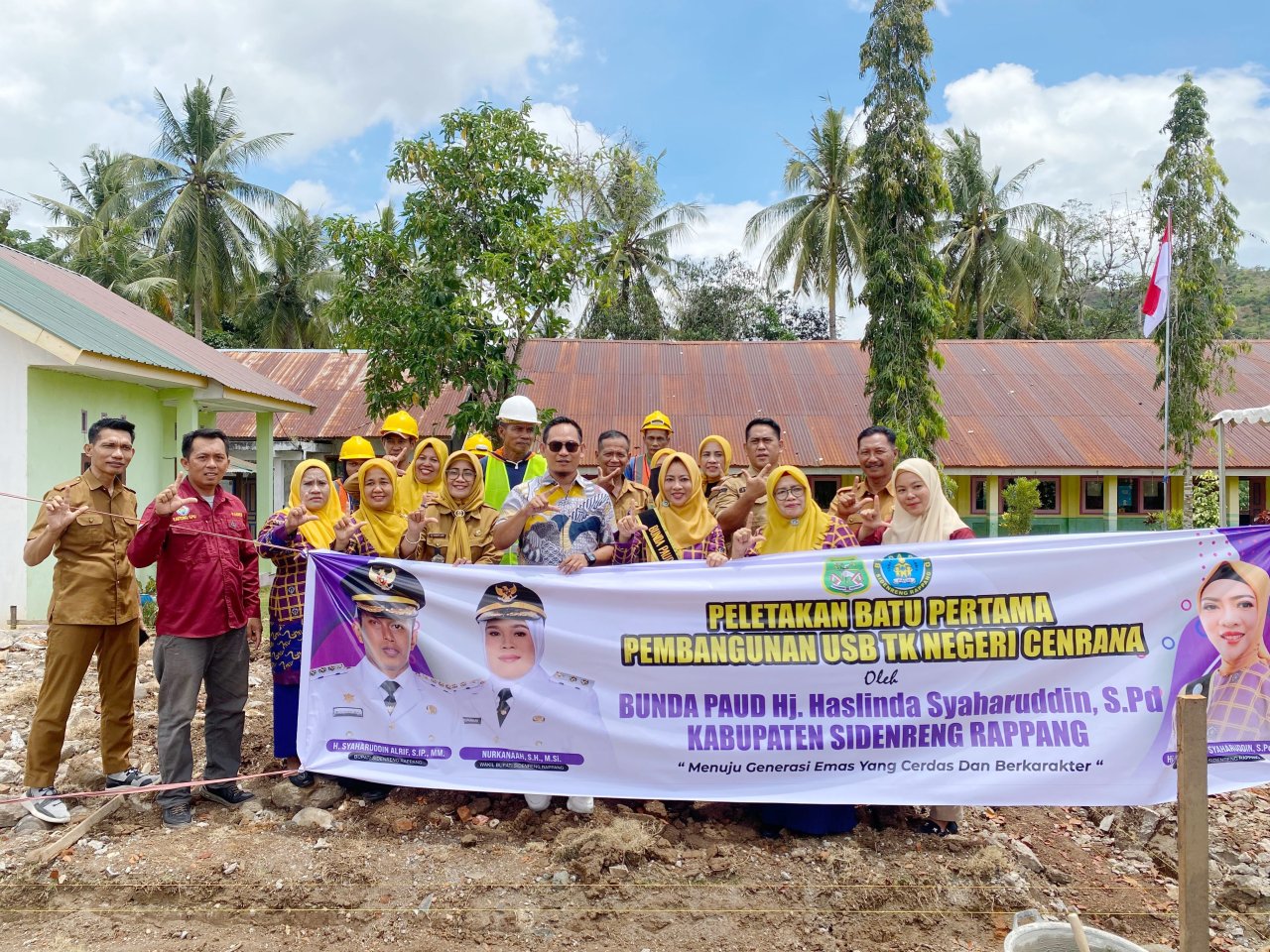 Haslindah Syaharuddin Letakkan Batu Pertama Pembangunan PAUD di Cenrana