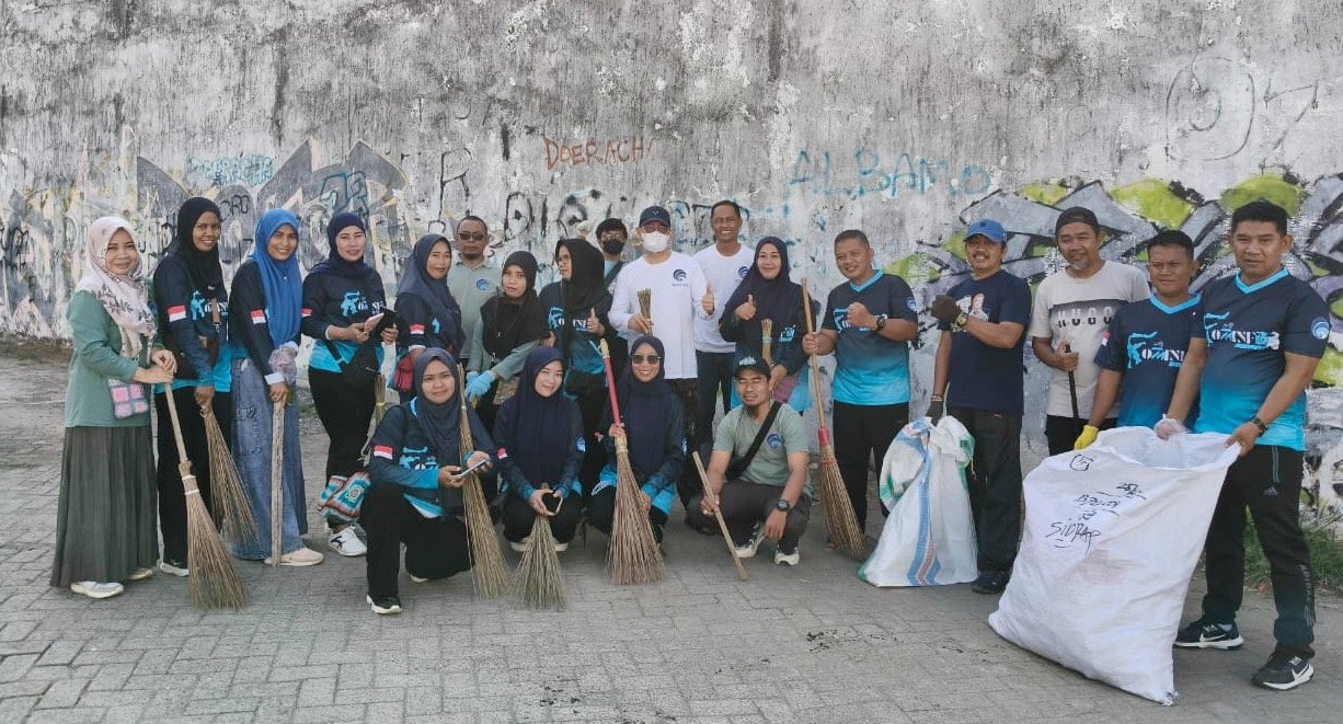 World Cleanup Day 2025, Diskominfo Sidrap Kerja Bakti di Pasar Rappang