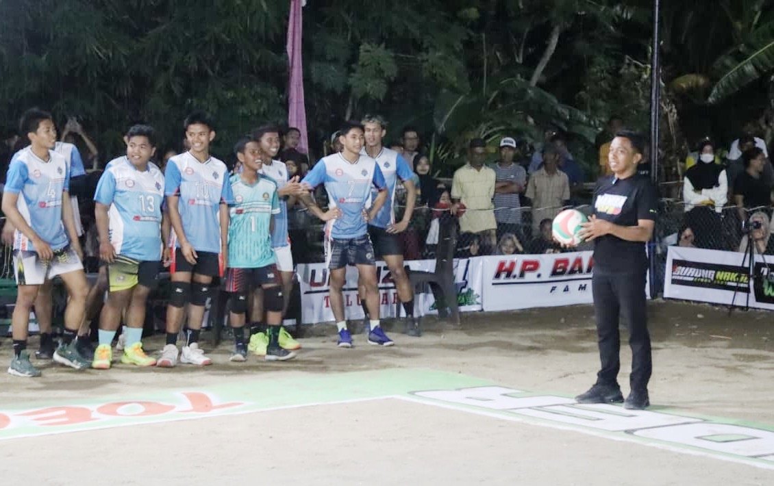 Turnamen Voli Manisa Cup III Resmi Dibuka, Bupati dan Kapolres Sidrap Puji Kualitas Lapangan