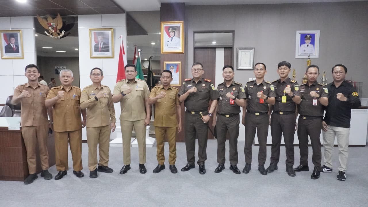 Bupati Syaharuddin Terima Kunjungan Silaturahmi Kajari Adhy Kusumo Wibowo