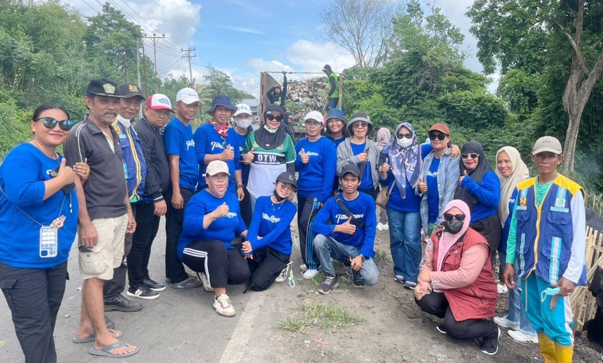 Wabup Sidrap Pimpin Kerja Bakti di Sekitar Bulu Lowa, Tegaskan Lokasi Itu Bukan Tempat Pembuangan Sampah