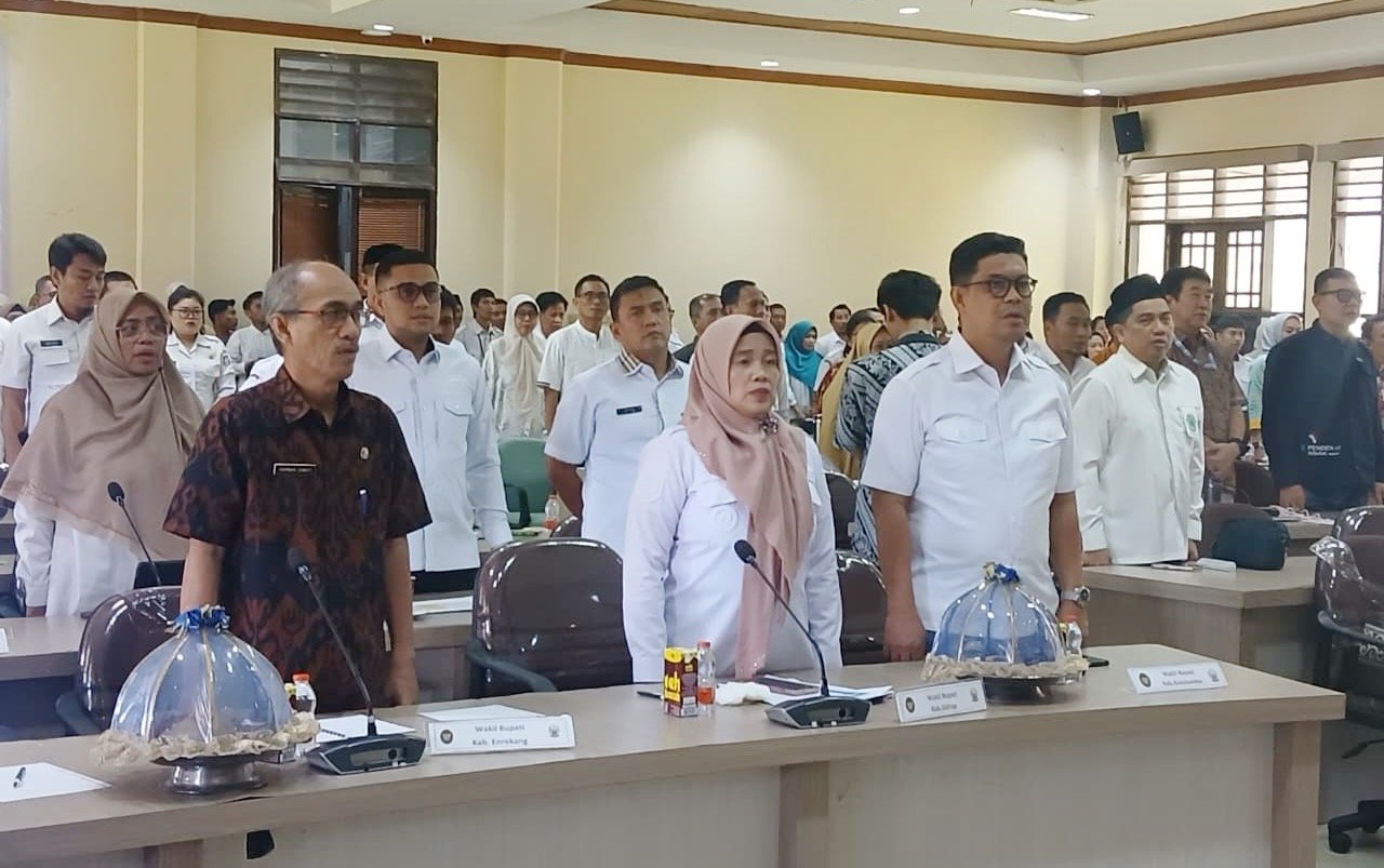 Upaya Tekan Kemiskinan Ekstrem, Wabup Sidrap Hadir di Rakor Tingkat Provinsi
