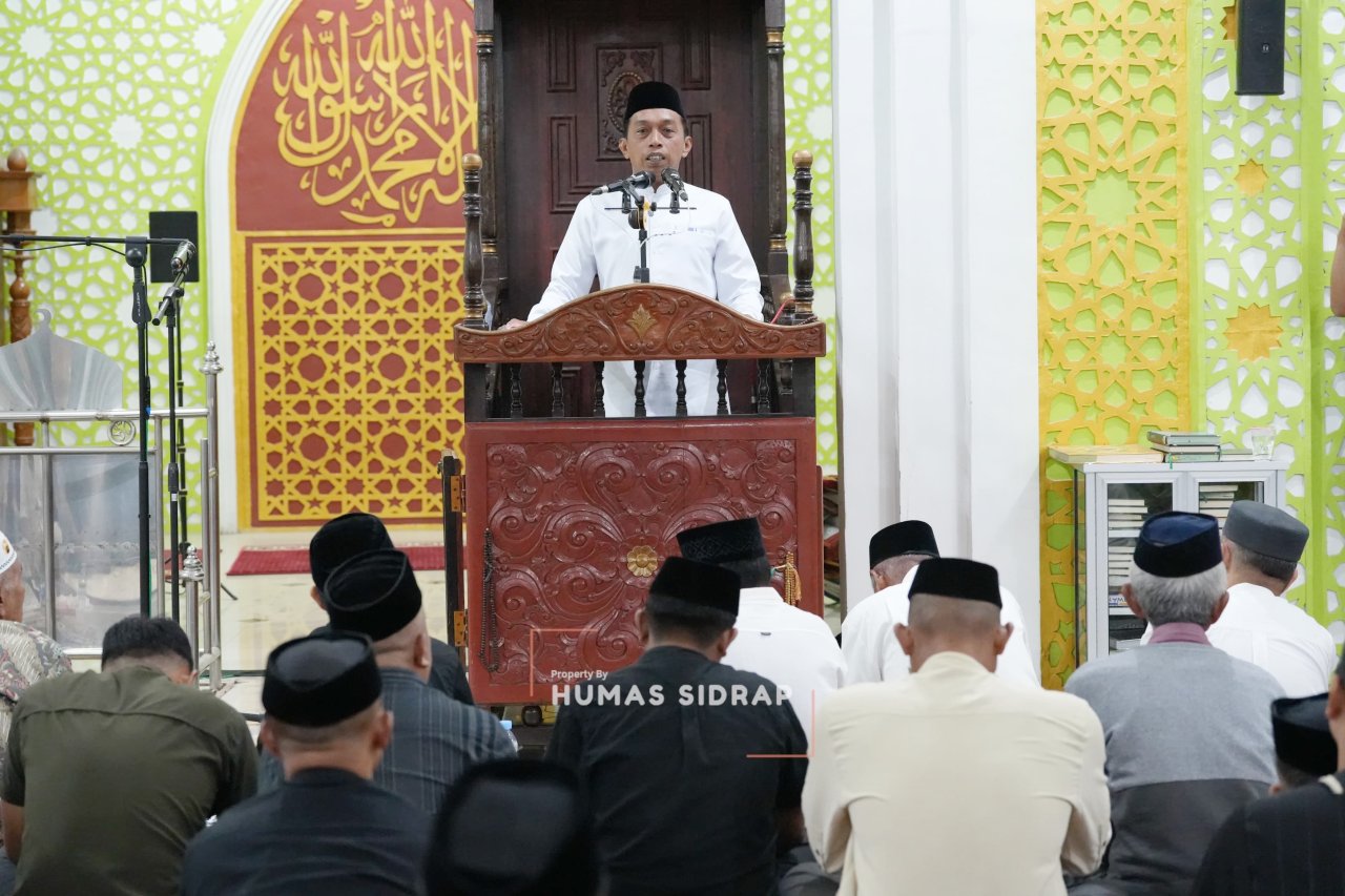 Dari Mimbar Tarawih, Bupati Syaharuddin Sampaikan Pesan Motivasi