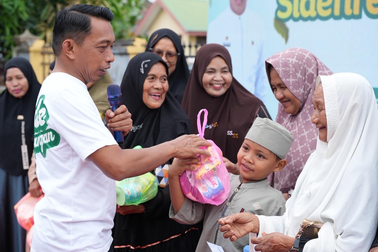 Safari Ramadan Berlanjut di Rappang, Warga Dapat Sembako dan Layanan Kesehatan