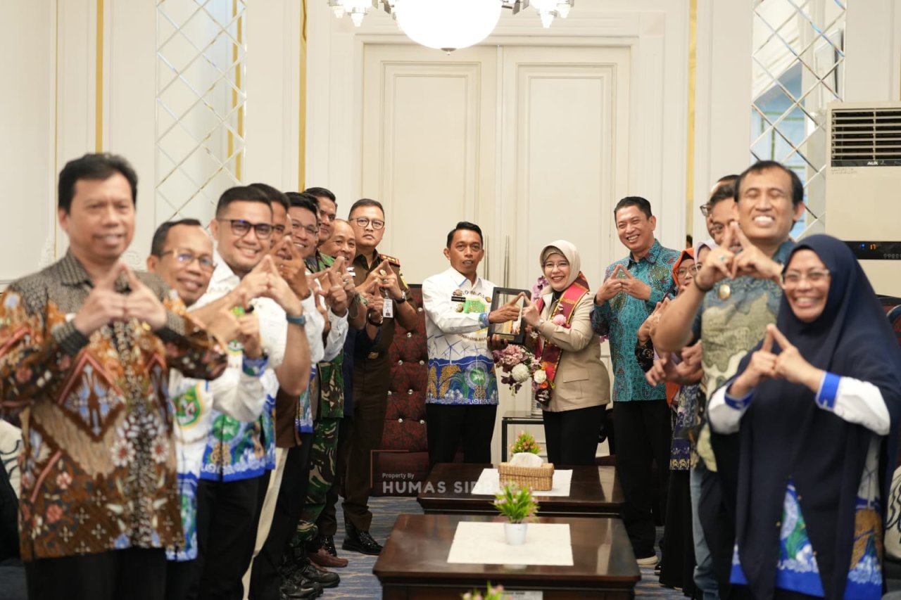 Sambutan Hangat Iringi Kedatangan Kepala BPS RI di Bumi Nene Mallomo