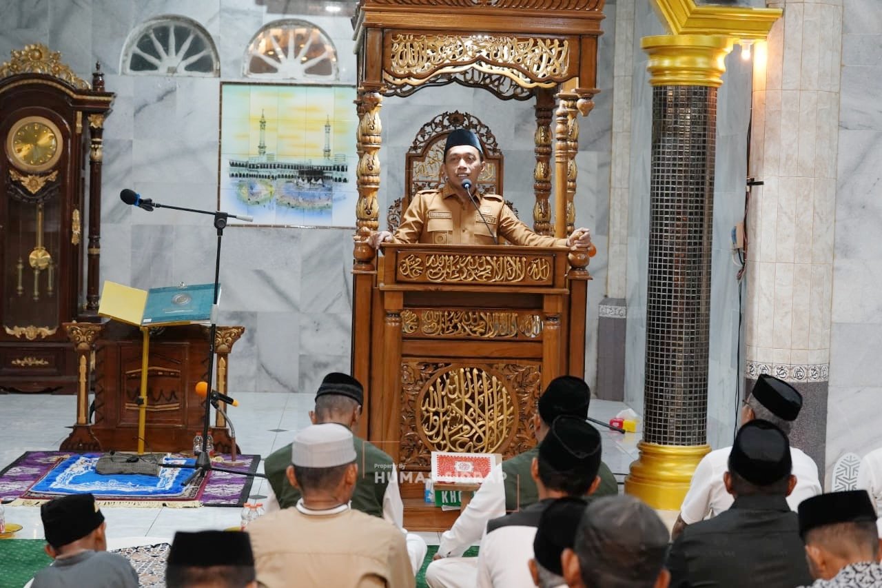 Bupati Sidrap Tarawih Bareng Warga Pitu Riase, Bahas Produktivitas Pertanian hingga Belanja Lokal