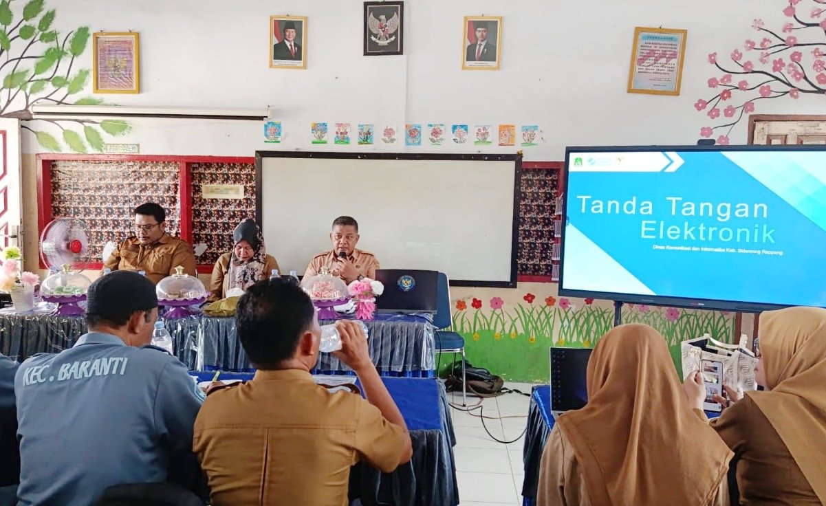 Dinas Kominfo Sidrap Perluas Jangkauan Tanda Tangan Elektronik di Baranti