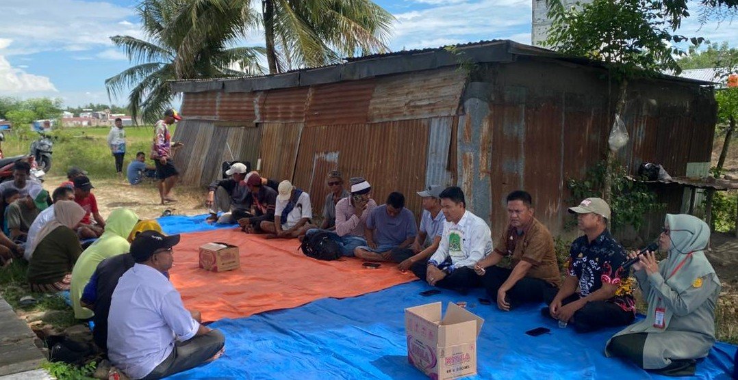 Duduk Lesehan Bersama Warga, Pemerintah Kecamatan Maritengngae Optimalkan Musim Tanam