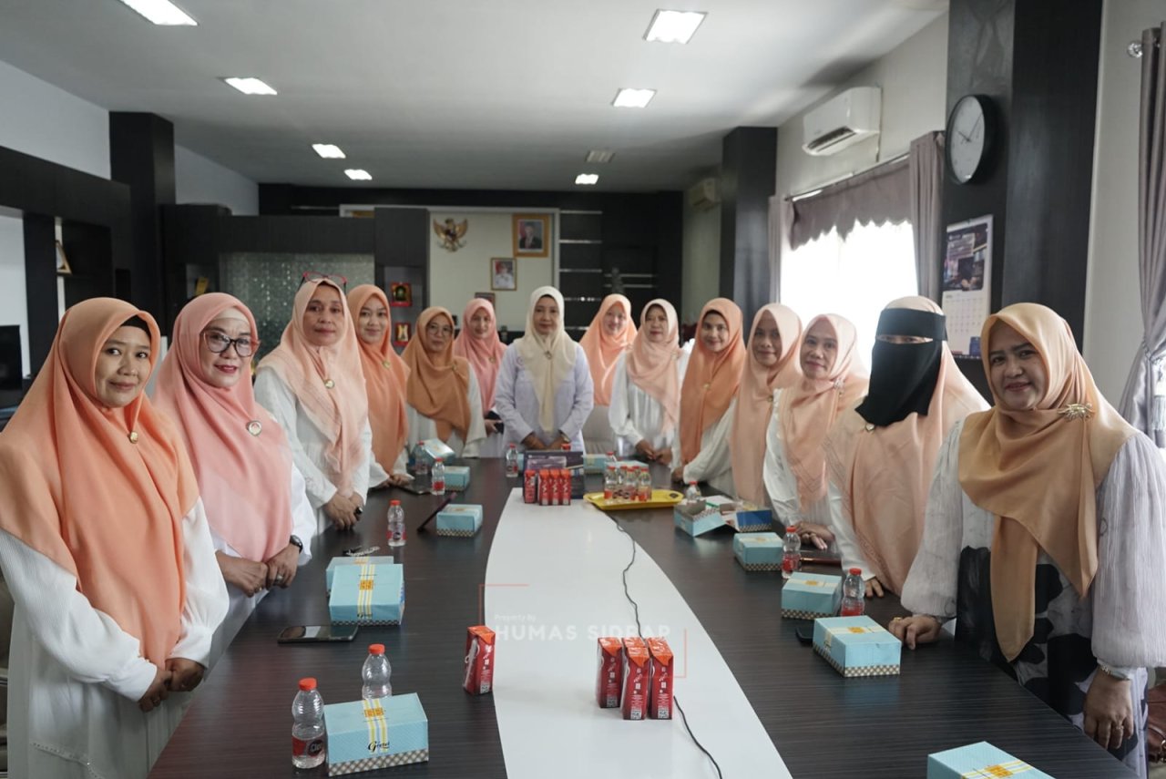 Pengurus DWP Kabupaten dan Kecamatan se-Sidrap Ikuti Halalbihalal serta Peringatan Hari Kartini DWP Pusat