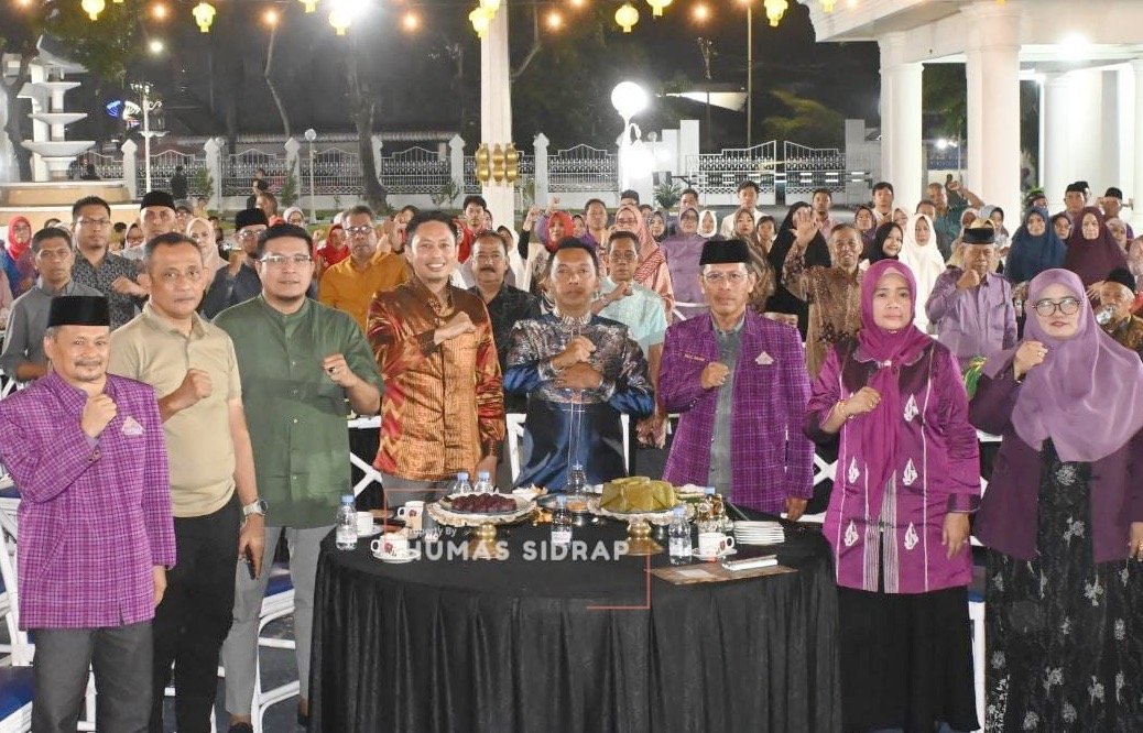 Simbol Persaudaraan, Hikma Enrekang Gelar Halalbihalal di Rujab Bupati Sidrap