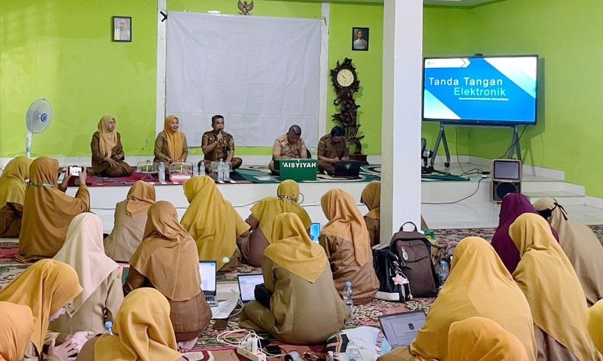 Beralih ke Digital, Kepala TK di Panca Rijang, Baranti, dan Kulo Kini Gunakan Tanda Tangan Elektronik