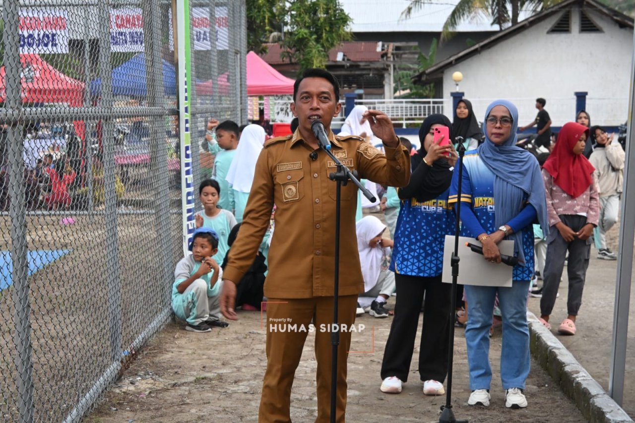 Buka Karang Taruna Cup II, Aksi Bupati Sidrap Main Voli Semarakkan Suasana