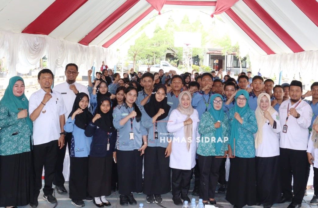 Penyaluran Vitamin dan Makanan Tambahan di SMKN 1 Sidrap: Upaya Nyata Ciptakan Generasi Sehat