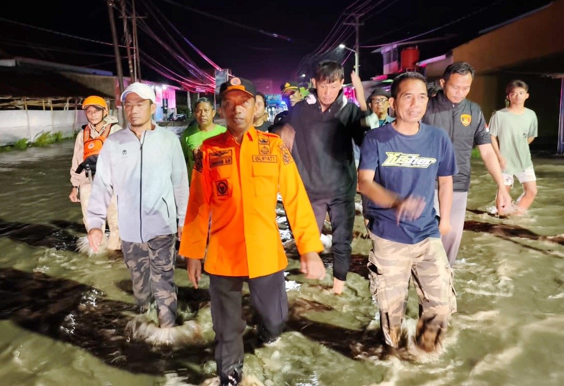 Gerak Cepat, Bupati Sidrap Tinjau Banjir Amparita Setiba dari Jakarta