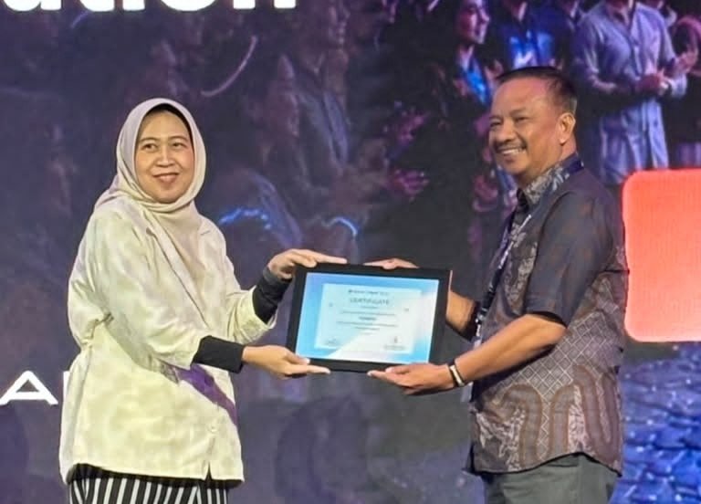 Keren, Guru Sidrap Menangi Ajang AI Nasional Ungguli Konten Kreator dan Programer