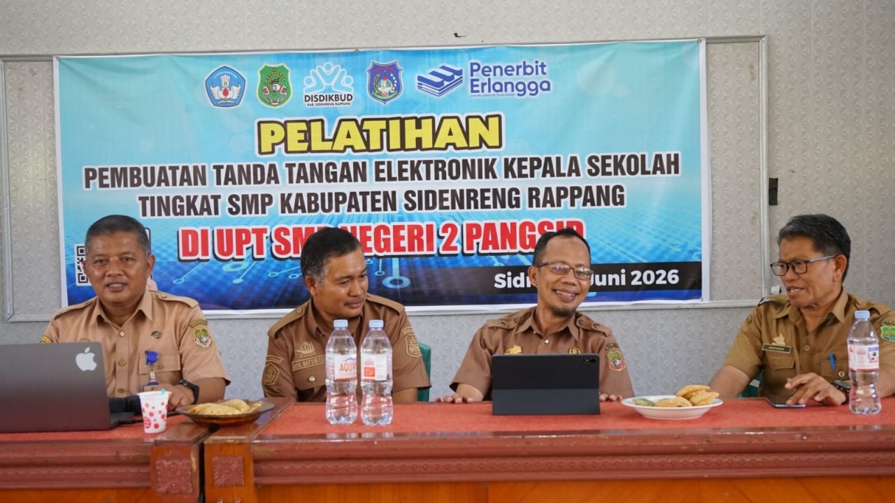 Diskominfo Sidrap Beri Pelatihan TTE Bagi Kepala SMP dan Instruksikan Pengaktifan Medsos Sekolah