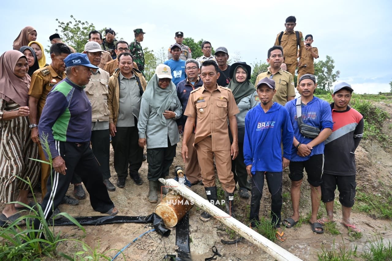 Bupati Sidrap Kunjungi Cipotakari, Resmikan Jalan Saromase Hingga Jelajah Potensi Desa