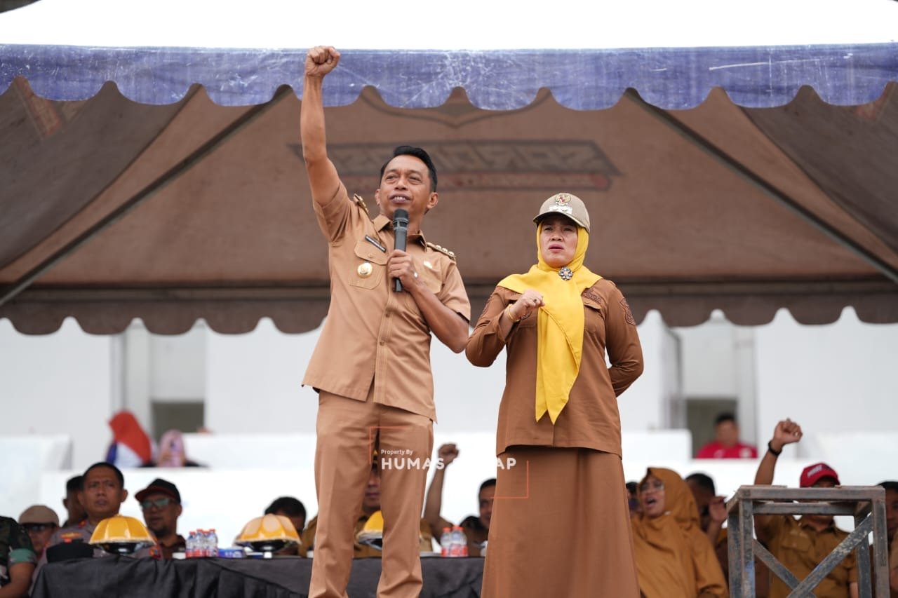 Bupati Syaharuddin Pimpin Simulasi Pembukaan Porsenijar PGRI Sulsel, Periksa Satu per Satu Detail Acara