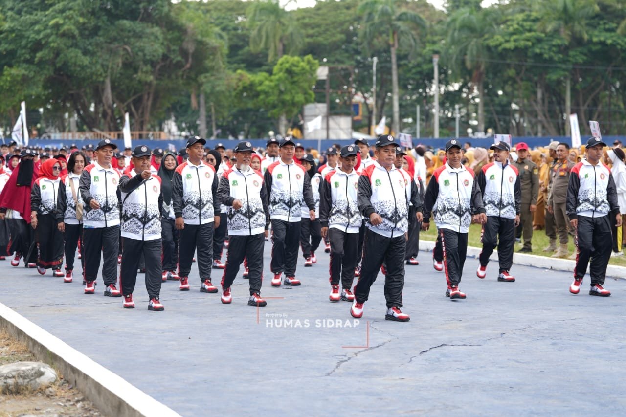 Lepas Kontingen Porsenijar PGRI Sidrap, Bupati Syaharuddin Alrif Targetkan Juara Umum