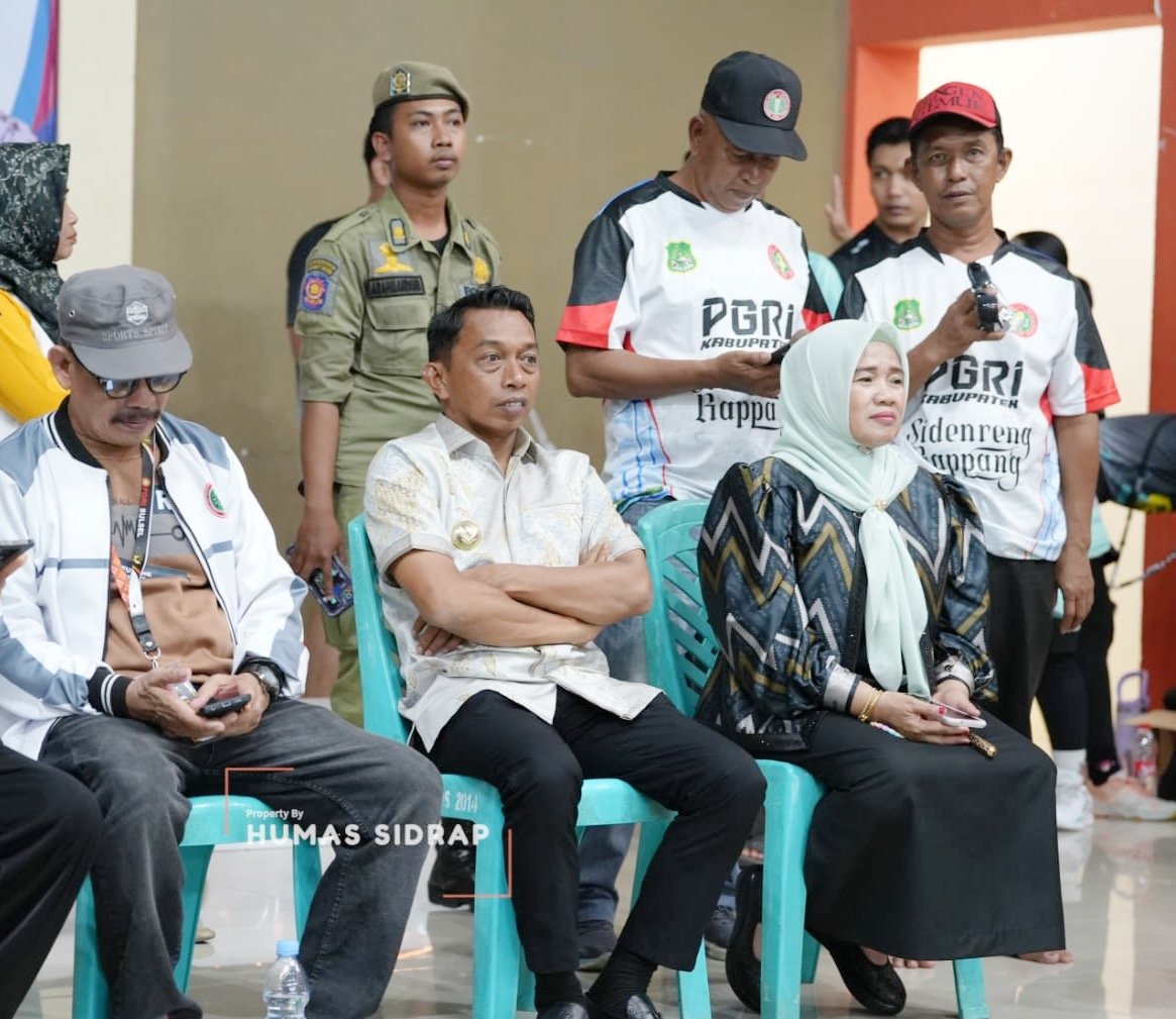 Bupati dan Wabup Sidrap Saksikan Semangat Sportivitas Guru di Arena Porsenijar