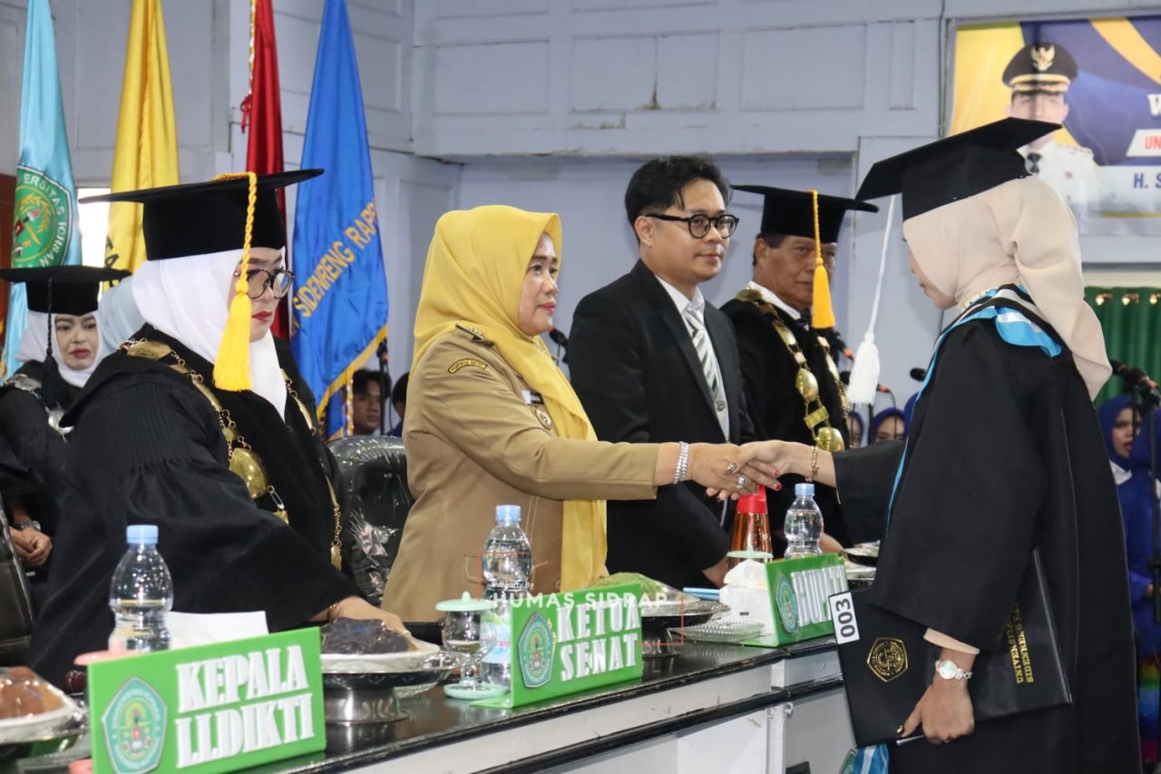 Universitas Ichsan Sidrap Wisuda 140 Sarjana, Wakil Bupati Ajak Lulusan Berkontribusi bagi Kemajuan Daerah