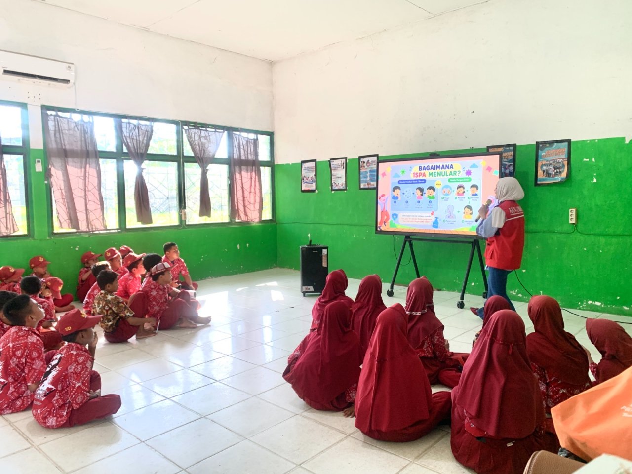 Batuk Beretika dan Tangan Bersih, Senjata Ampuh yang Ditanamkan KKN-PK Unhas untuk Cegah ISPA