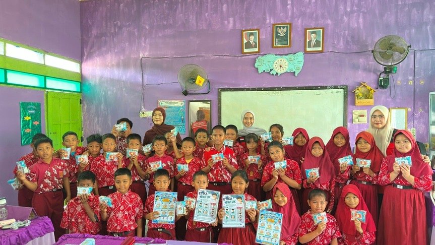 Batuk Tertib, Tuberkulosis Tercegah: BATARA KKN-PK Unhas Bentuk Kebiasaan Sehat Murid SD Arawa