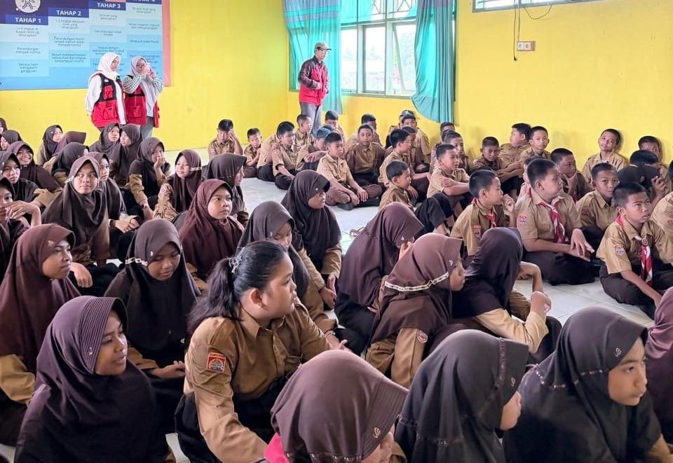 SEHATI dan GENCETAR, Cara KKN Unhas Posko Manisa Bentengi Remaja dari Anemia dan Narkoba