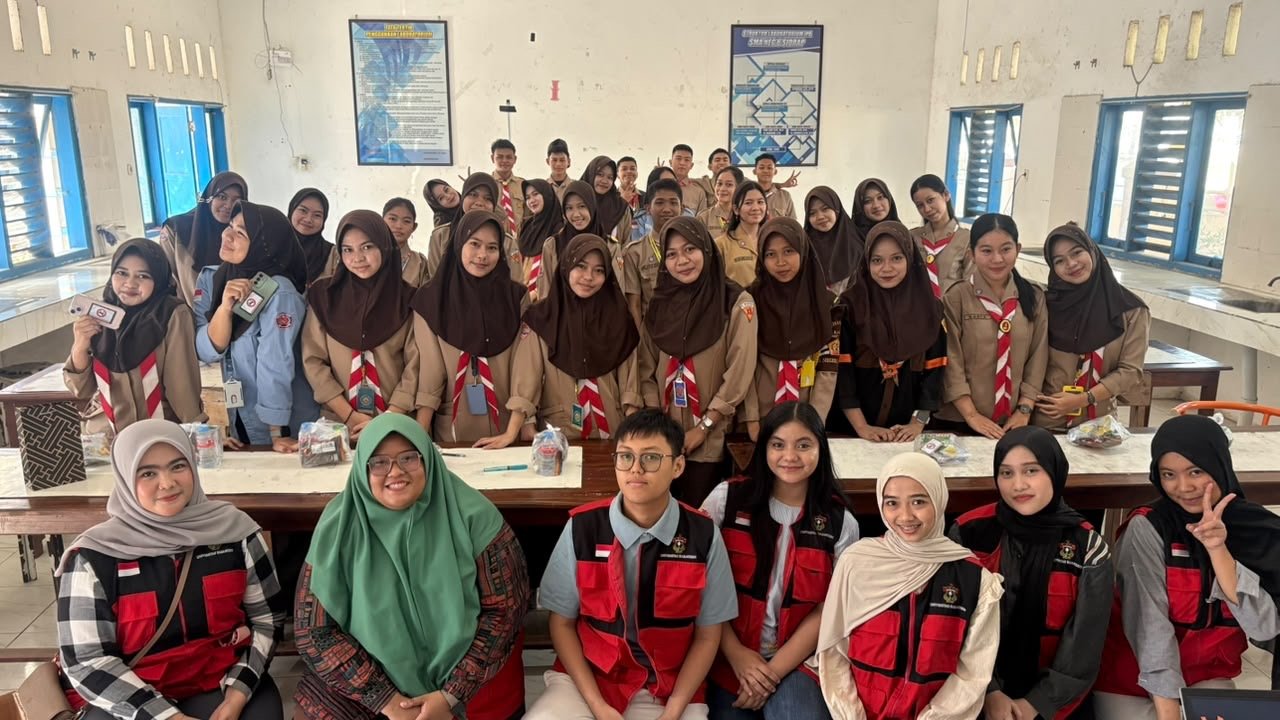 Senyum Sehat Tanpa Rokok: Mahasiswa KKN Unhas Edukasi Siswa melalui Program BEBAS