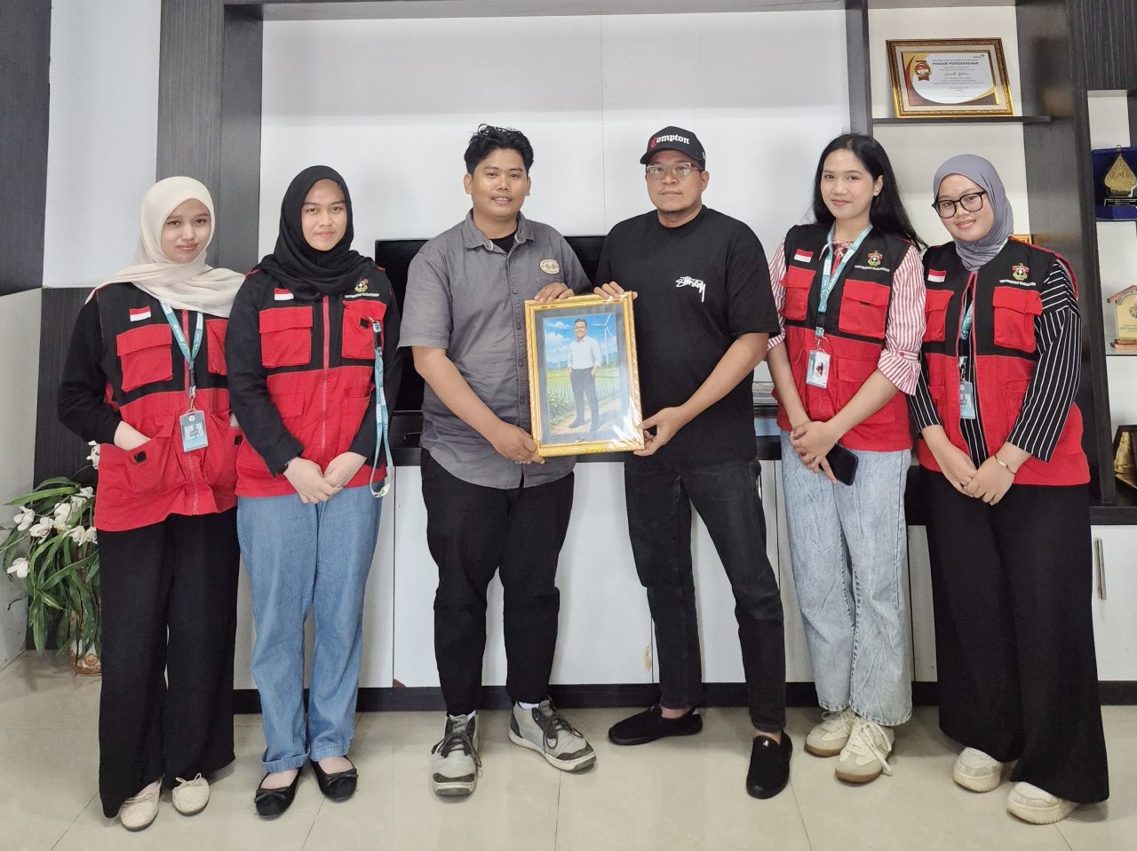 Sekda Sidrap Terima Mahasiswa KKN Unhas dan UNM, Dorong Program Kerja Selaras dengan Pembangunan Daerah
