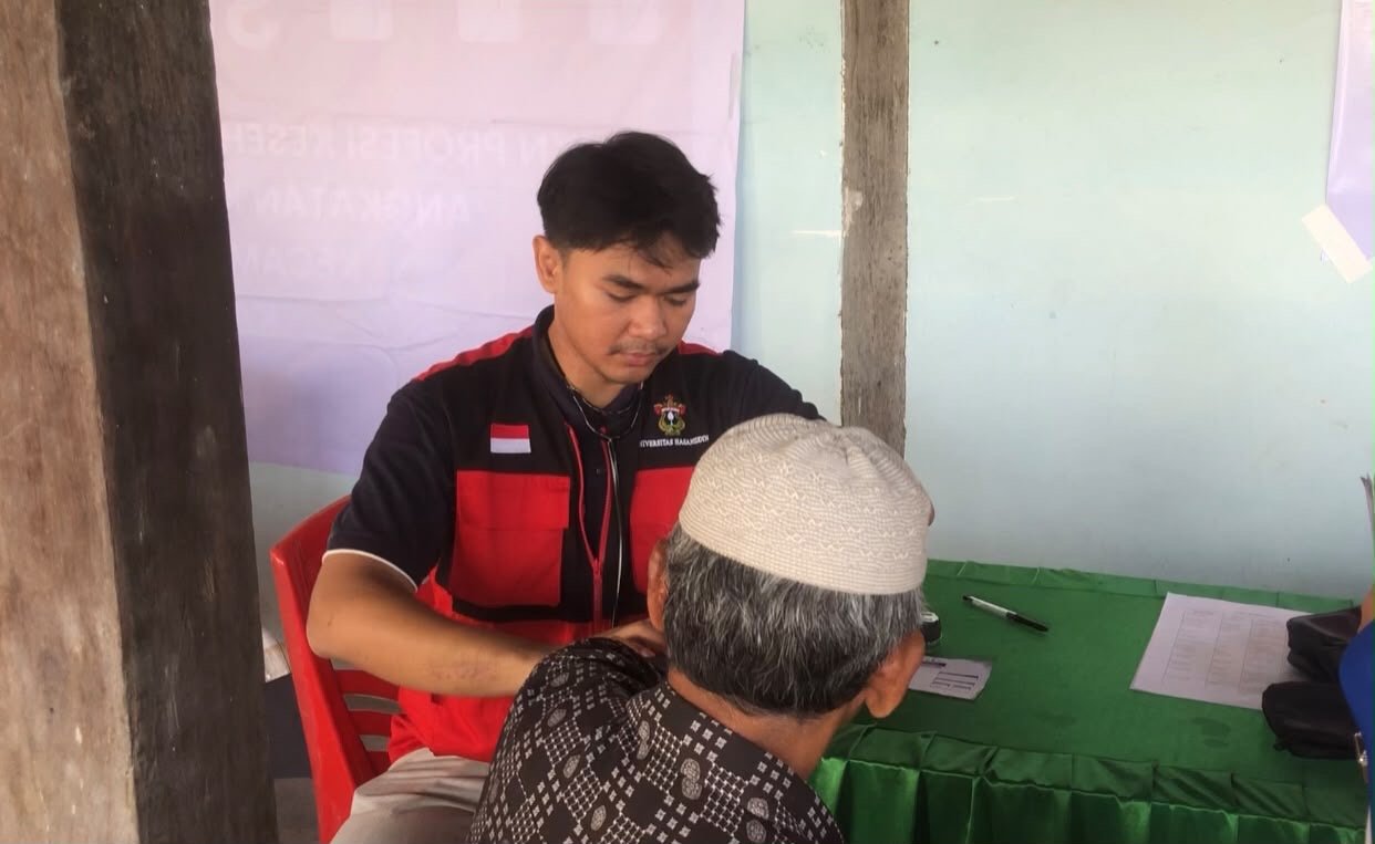 Jangan Tunggu Pusing! KKN-PK Unhas Ajak Warga Lalebata Rutin Cek Tekanan Darah