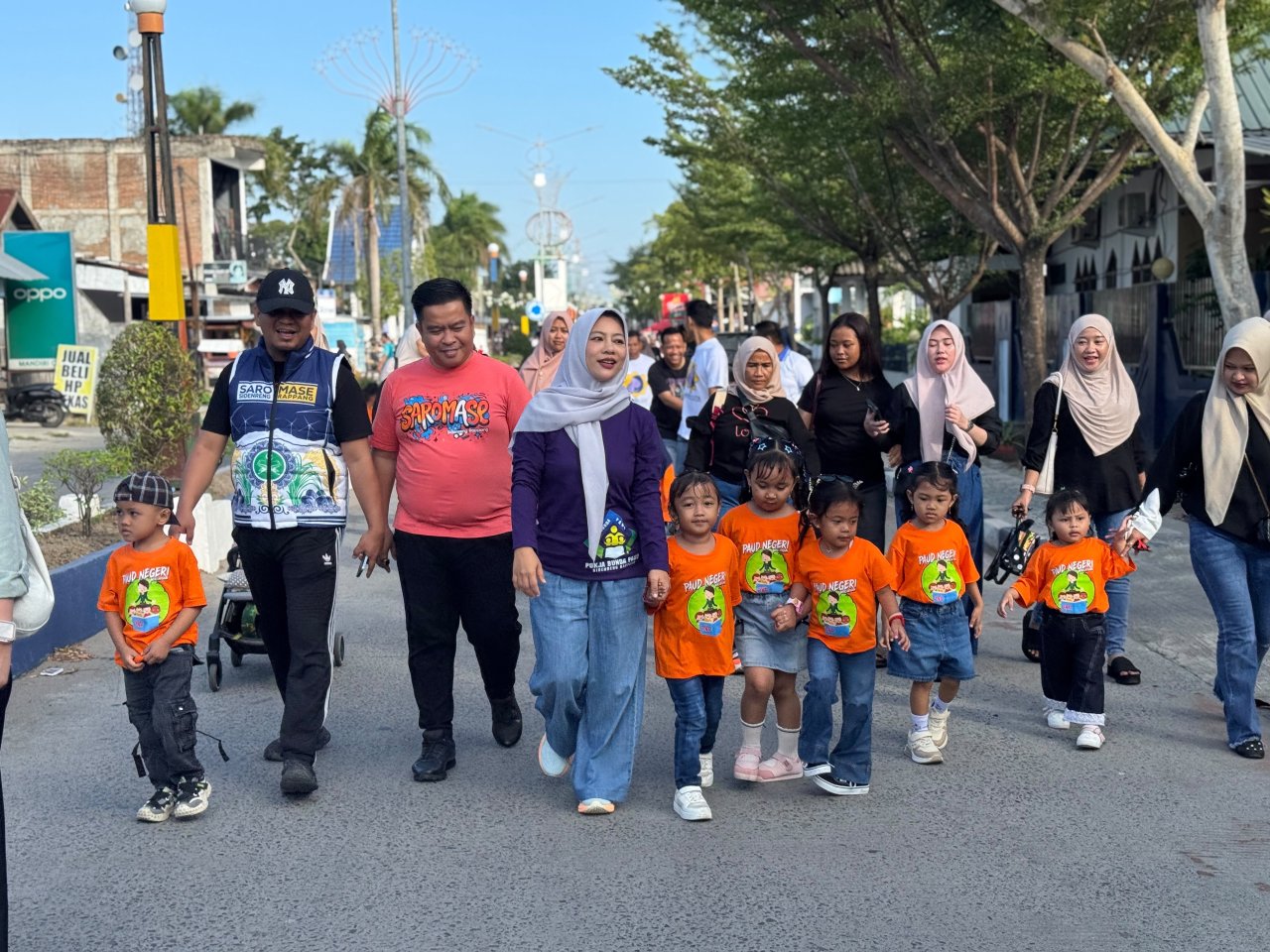 Penuh Keceriaan, Bunda PAUD Sidrap Lepas Fun Walk Hari Anak 2026