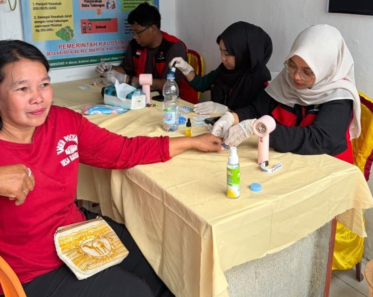 Mahasiswa KKN Unhas Gelar Cek Golongan Darah Gratis di Kalosi Alau, Warga Sambut Antusias