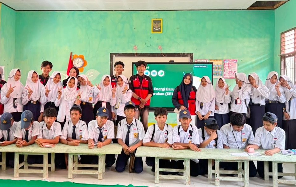 Lewat Edukasi EBT, Mahasiswa KKN Unhas Tanamkan Kesadaran Energi Ramah Lingkungan