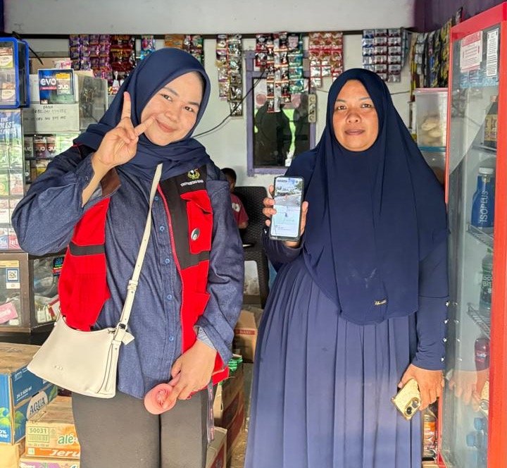 Mahasiswa KKN Unhas Bantu UMKM Desa Mario Perluas Pasar Melalui Pemetaan Google Maps