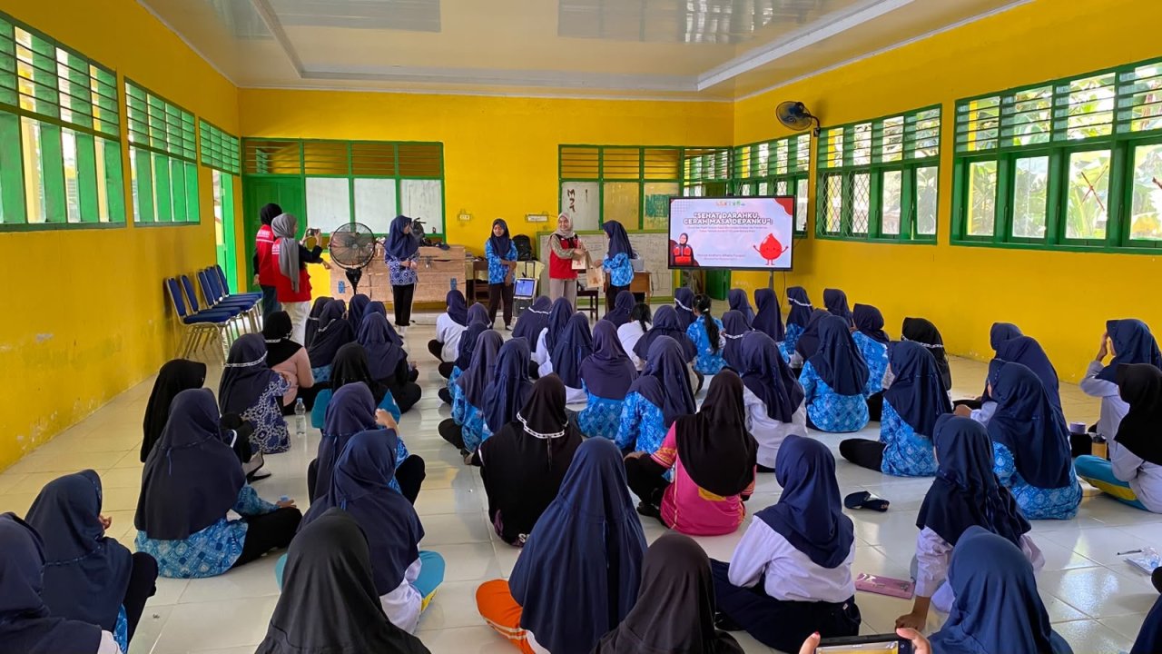 Remaja Putri SMPN 5 Panca Rijang Dibekali Cara Cegah Anemia