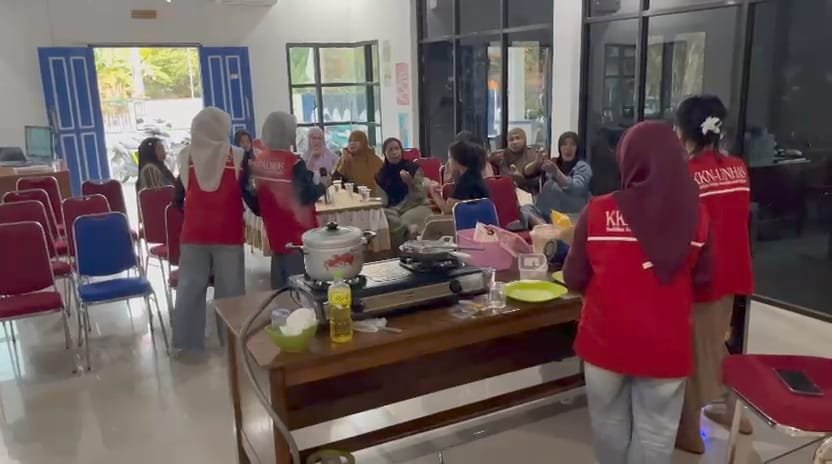 Mengolah Potensi Lokal Menjadi Peluang Usaha, KKN Unhas Kenalkan Kreasi Nugget Sayur di Desa Damai