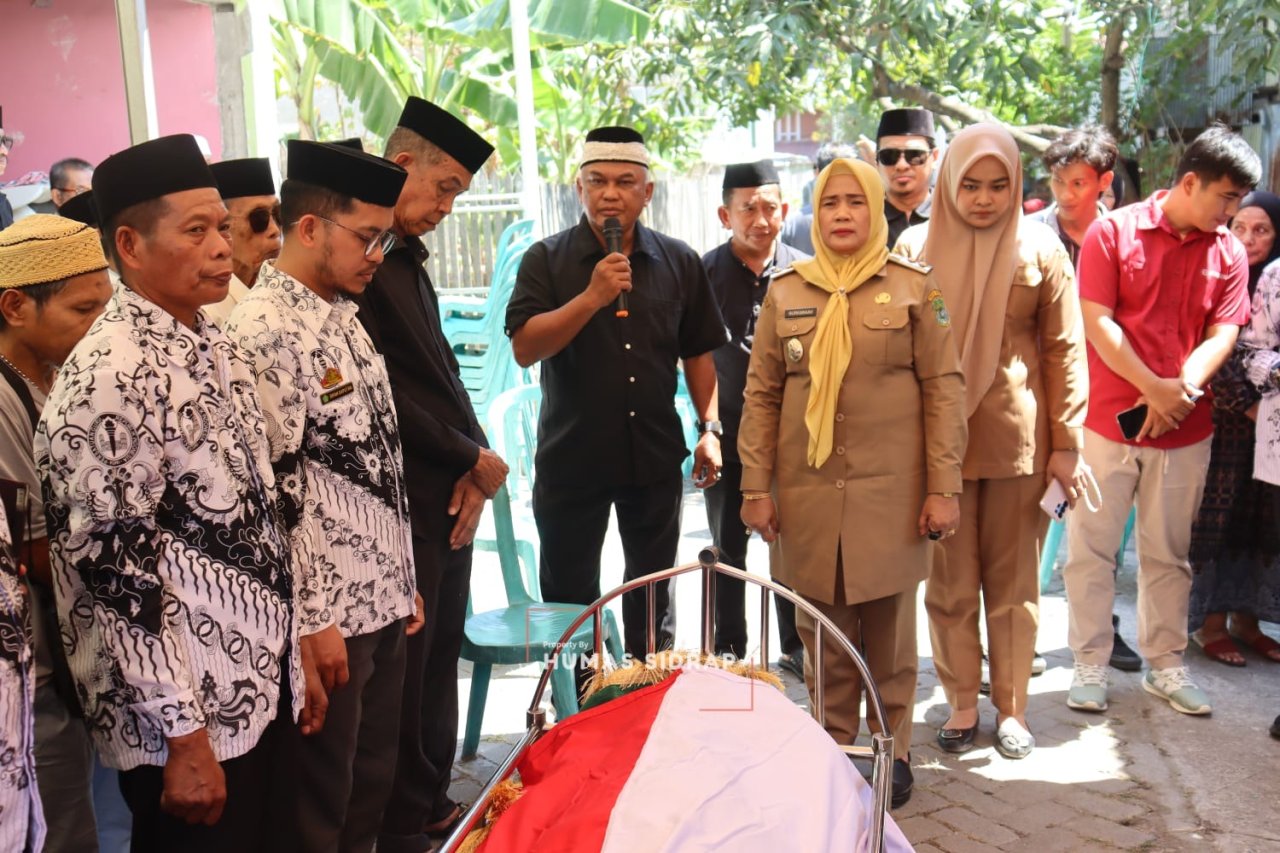 Wabup Nurkanaah Lepas Jenazah Guru MTsN 2 Pangkajene, Kenang Pengabdian Almarhumah